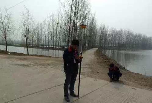 RTK測(cè)量我們用網(wǎng)絡(luò)/cors還是用電臺(tái)？要根據(jù)實(shí)際情況